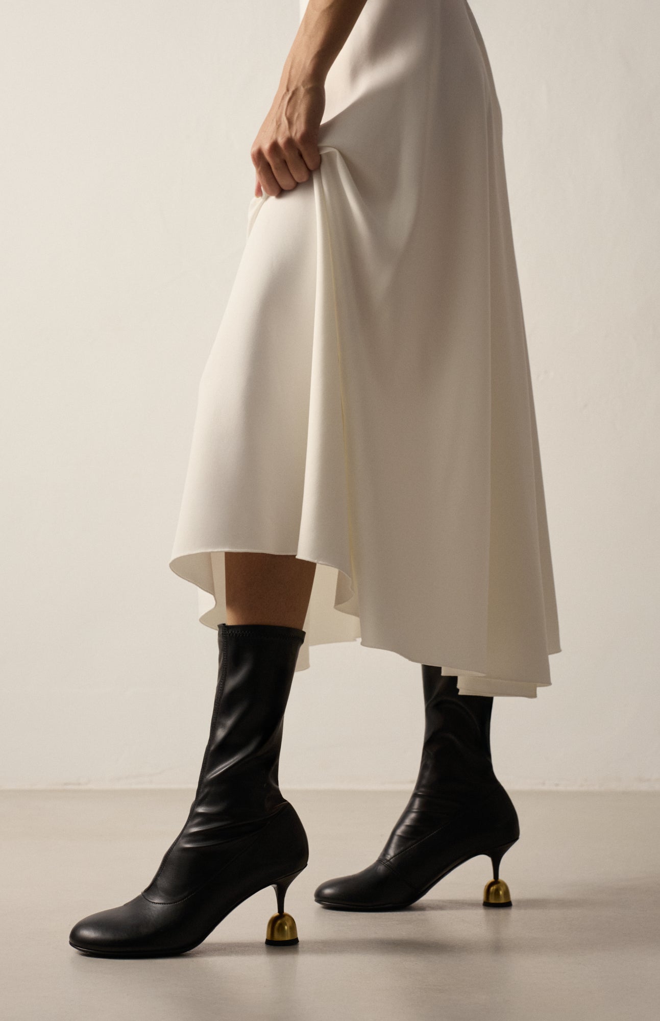 CAROLE DEEP BLACK