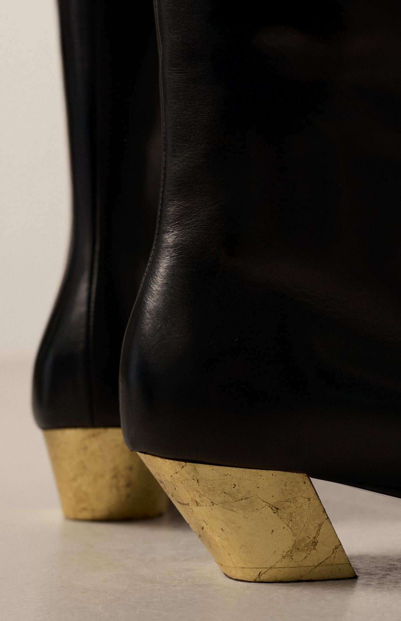 DYLAN DEEP BLACK