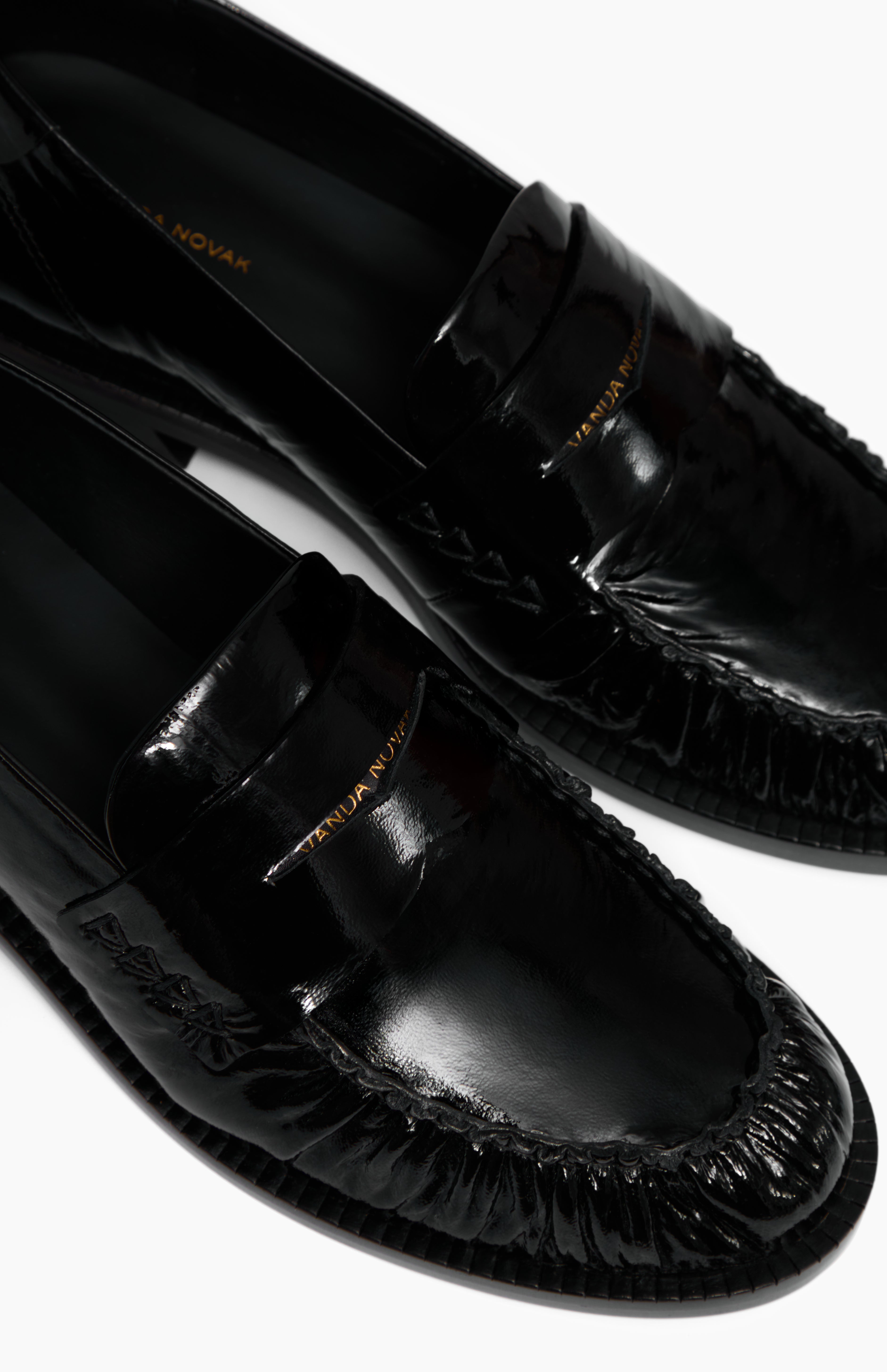 GRETA GLOSSY BLACK