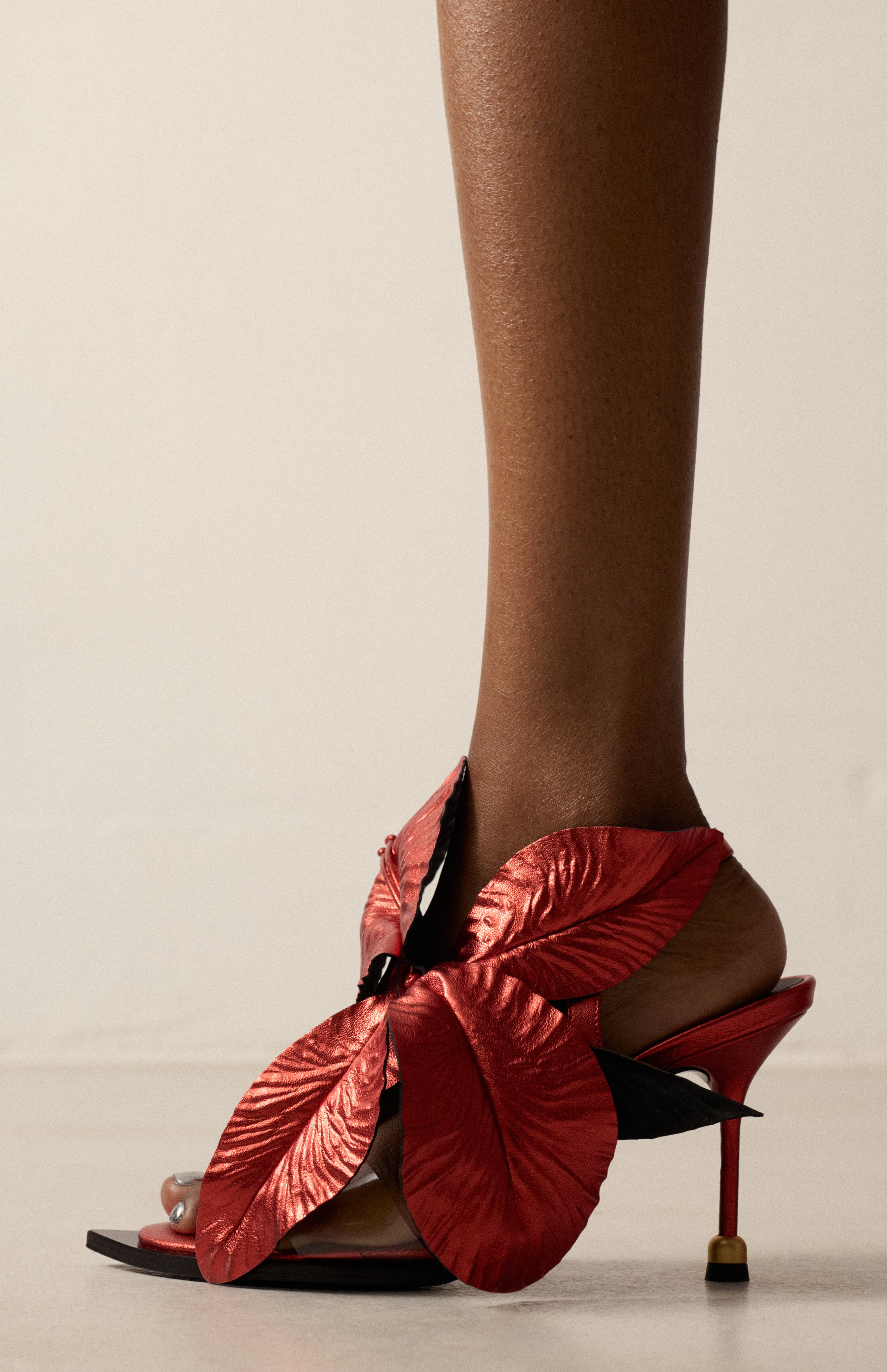 DAISY CHERRY RED