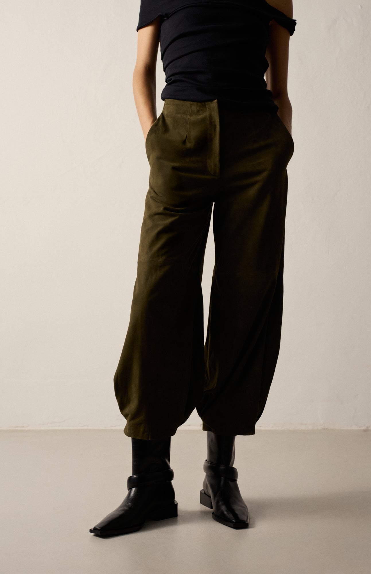 ZOEY DEEP BLACK
