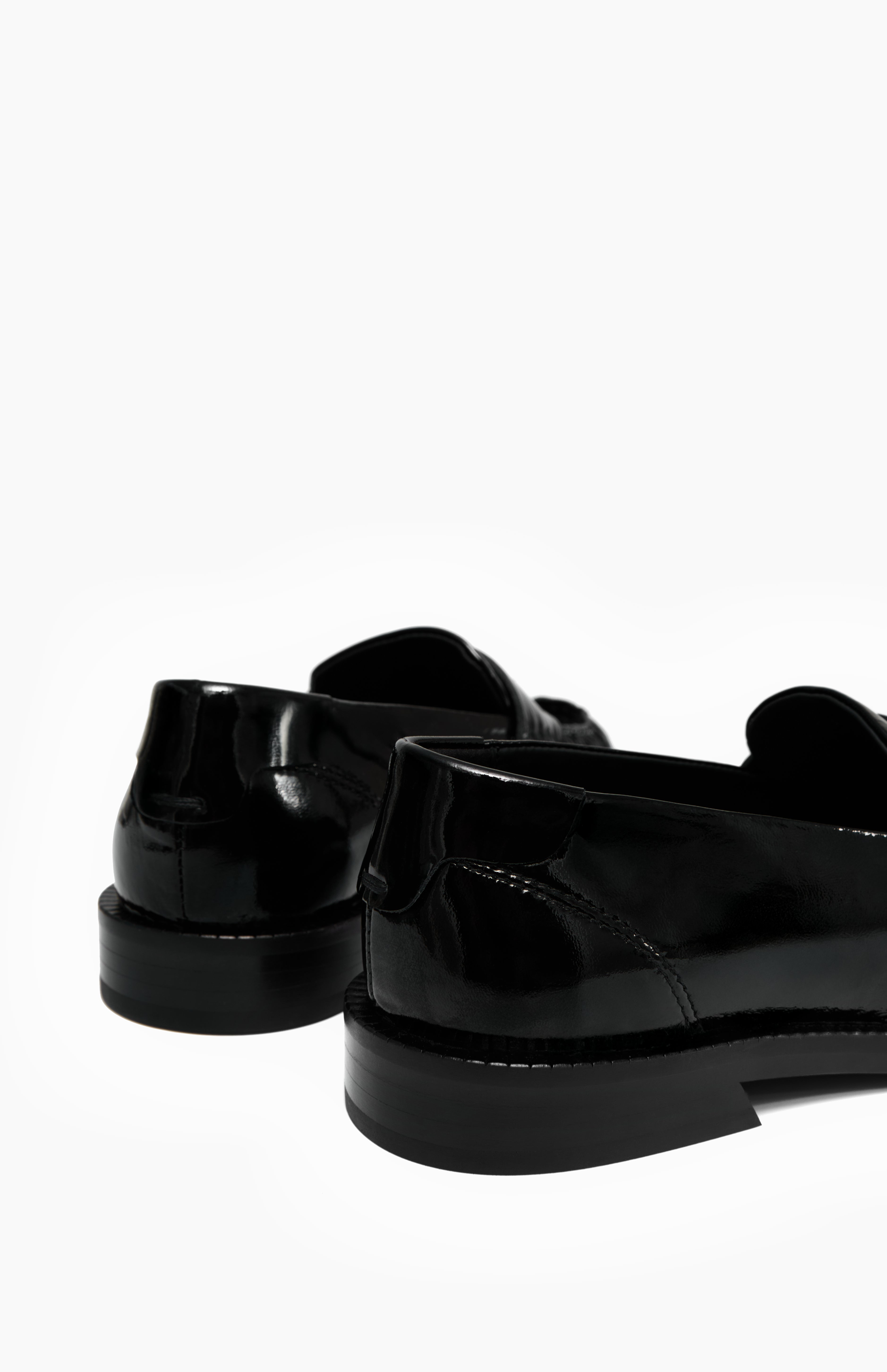 GRETA GLOSSY BLACK